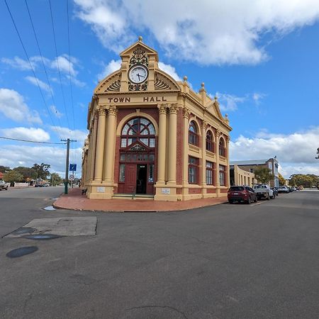 Lovely Little Period 1-Bedroom Unit. Free Parking. York Exterior photo